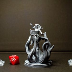 Scarlet Witch de Trident Studio avec sa base 35mm